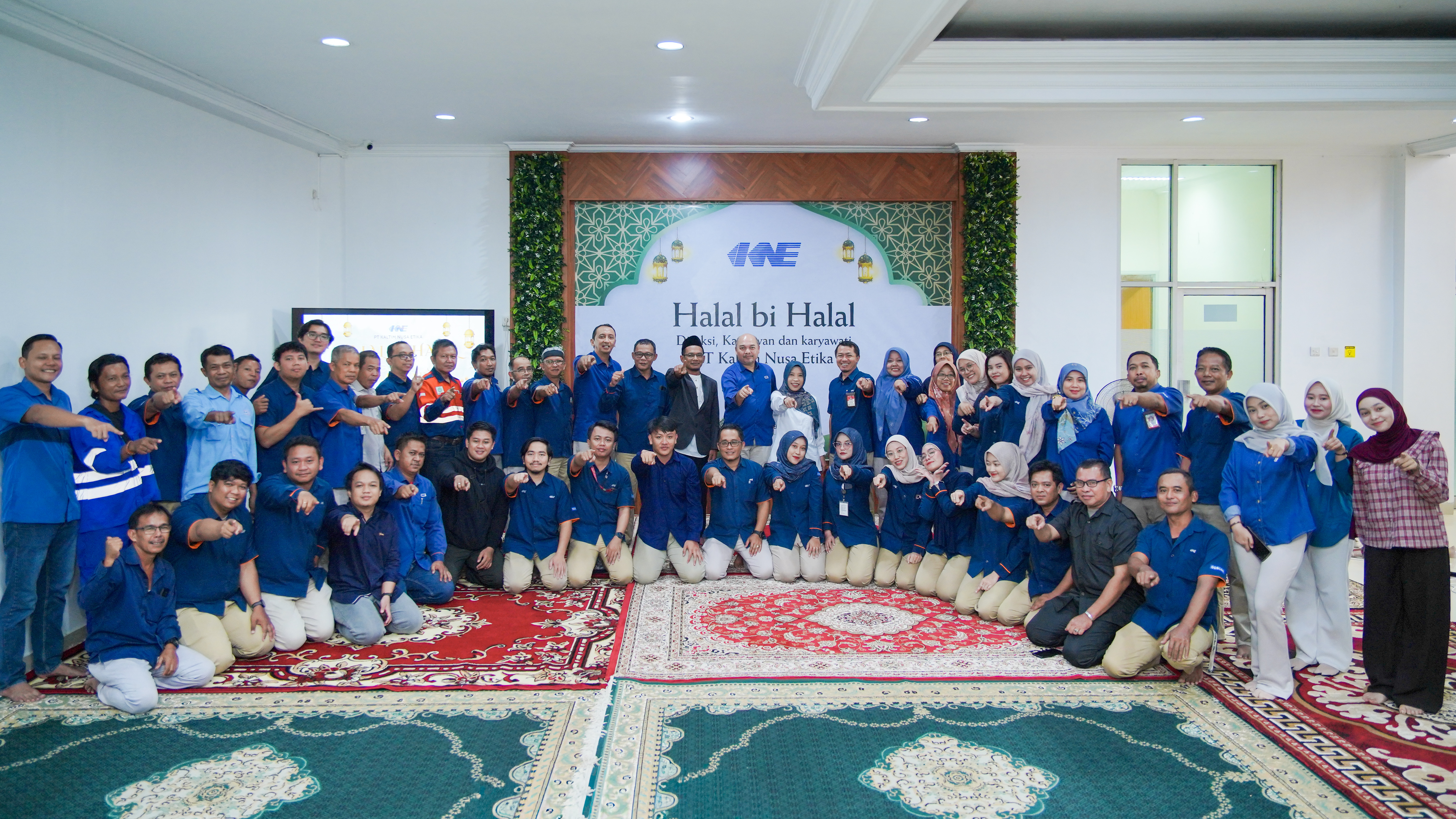 Profesional industri di area operasional PT KNE
